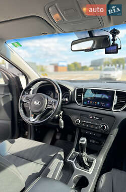 Внедорожник / Кроссовер Kia Sportage 2017 в Львове