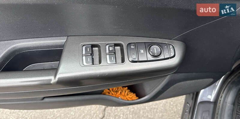 Внедорожник / Кроссовер Kia Sportage 2017 в Киеве