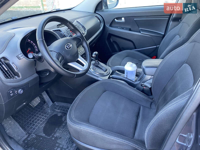 Внедорожник / Кроссовер Kia Sportage 2012 в Ямполе