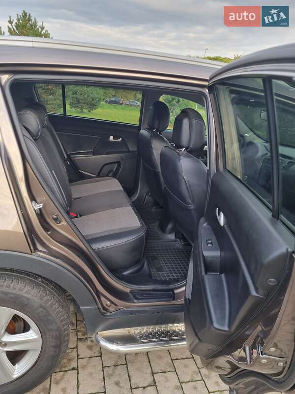 Позашляховик / Кросовер Kia Sportage 2015 в Львові