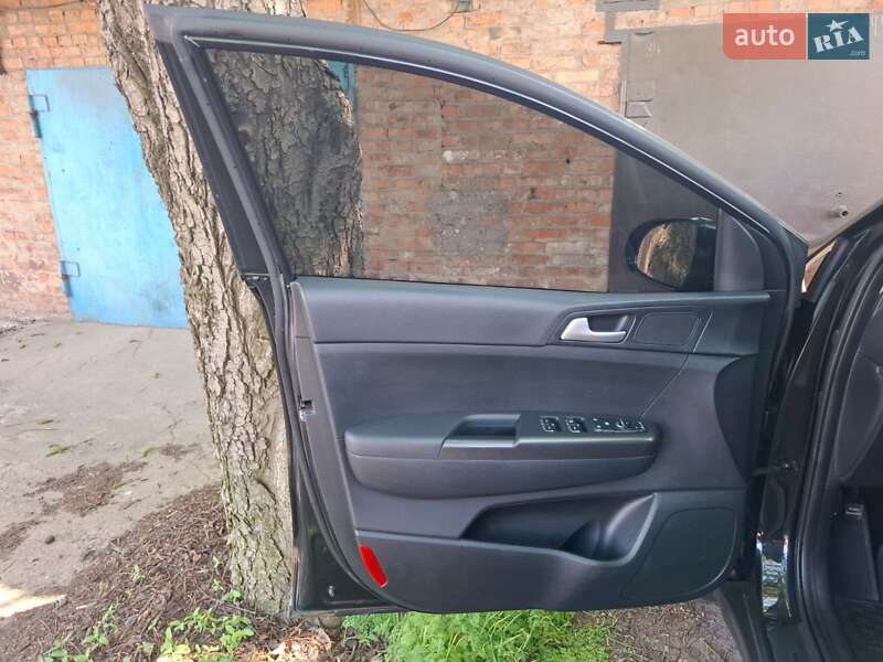 Позашляховик / Кросовер Kia Sportage 2016 в Кривому Розі