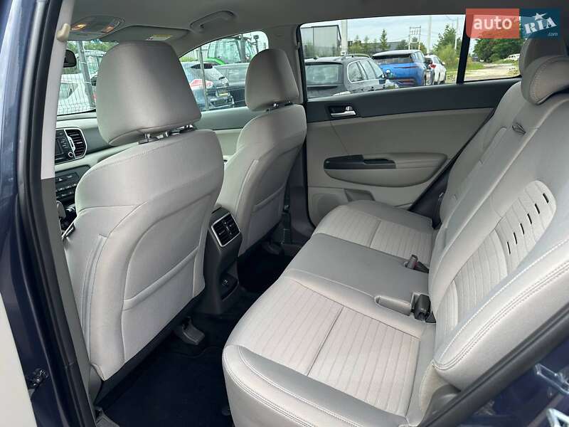 Внедорожник / Кроссовер Kia Sportage 2017 в Львове