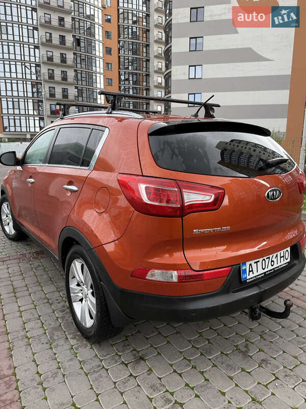 Позашляховик / Кросовер Kia Sportage 2011 в Івано-Франківську