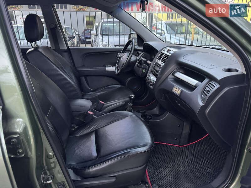 Позашляховик / Кросовер Kia Sportage 2005 в Миколаєві