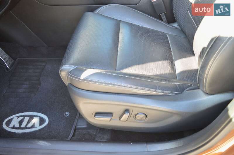 Позашляховик / Кросовер Kia Sportage 2017 в Львові