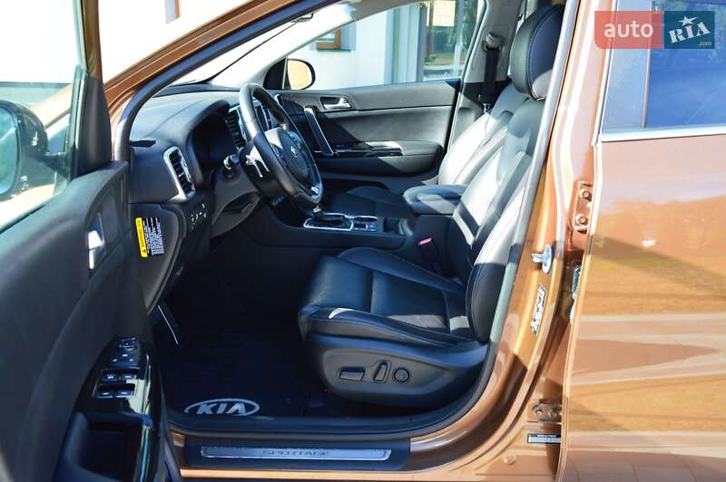 Позашляховик / Кросовер Kia Sportage 2017 в Львові