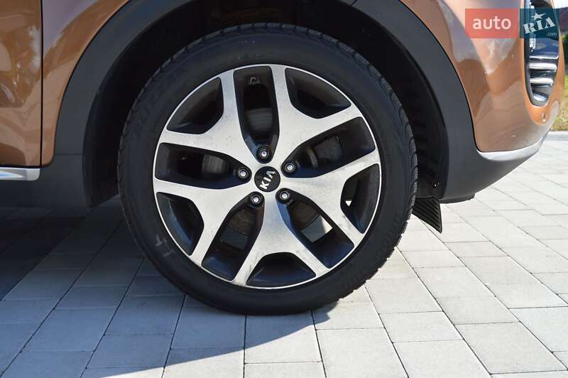 Позашляховик / Кросовер Kia Sportage 2017 в Львові