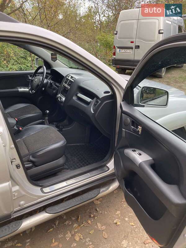 Внедорожник / Кроссовер Kia Sportage 2004 в Косове фото 11 Внедорожник / Кроссовер Kia Sportage 2004 в Косове