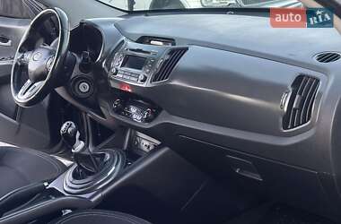 Позашляховик / Кросовер Kia Sportage 2010 в 