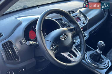 Позашляховик / Кросовер Kia Sportage 2010 в 