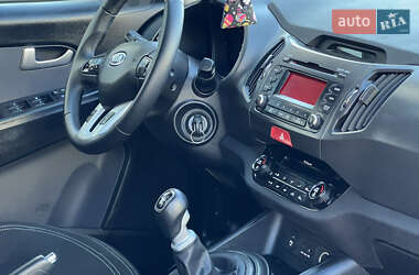 Позашляховик / Кросовер Kia Sportage 2010 в 