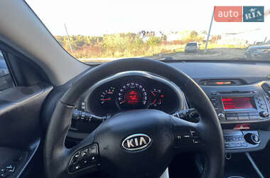 Позашляховик / Кросовер Kia Sportage 2010 в 