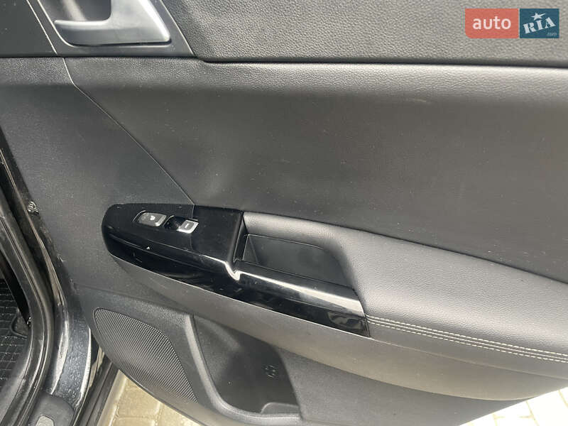 Внедорожник / Кроссовер Kia Sportage 2015 в Дрогобыче фото 28 Внедорожник / Кроссовер Kia Sportage 2015 в Дрогобыче