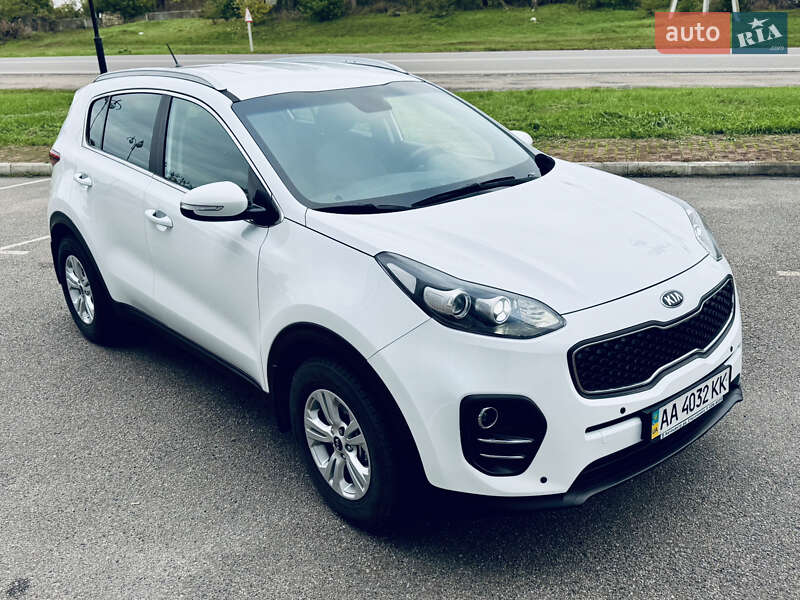 Внедорожник / Кроссовер Kia Sportage 2016 в Киеве
