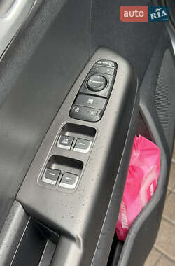 Позашляховик / Кросовер Kia Sportage 2020 в 