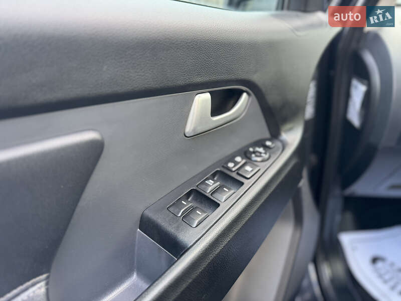 Внедорожник / Кроссовер Kia Sportage 2012 в Сарнах фото 46 Внедорожник / Кроссовер Kia Sportage 2012 в Сарнах