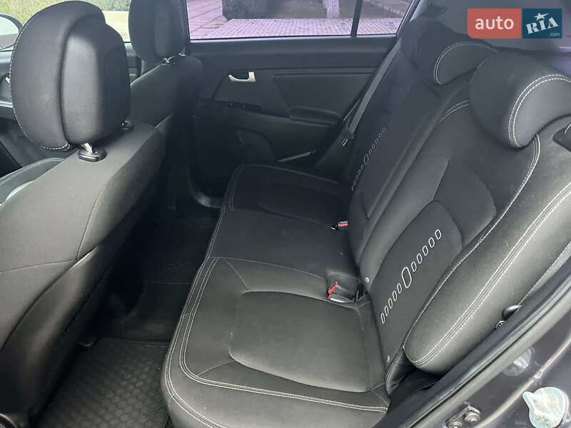 Внедорожник / Кроссовер Kia Sportage 2013 в Могилев-Подольске фото 47 Внедорожник / Кроссовер Kia Sportage 2013 в Могилев-Подольске
