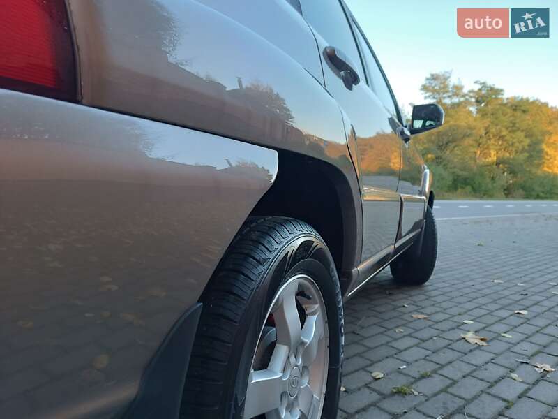 Внедорожник / Кроссовер Kia Sportage 2008 в Красилове