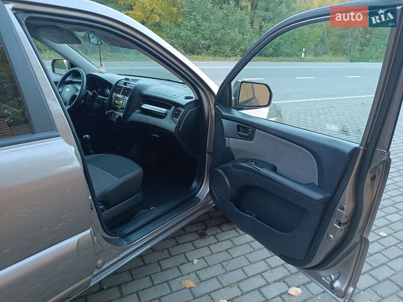 Внедорожник / Кроссовер Kia Sportage 2008 в Красилове