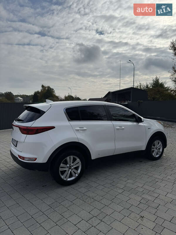 Позашляховик / Кросовер Kia Sportage 2016 в Львові фото 10 Позашляховик / Кросовер Kia Sportage 2016 в Львові