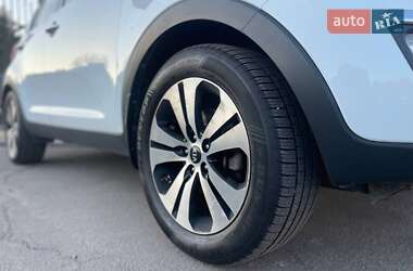 Внедорожник / Кроссовер Kia Sportage 2012 в 