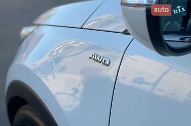 Внедорожник / Кроссовер Kia Sportage 2012 в 
