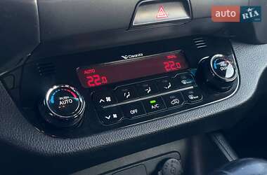 Внедорожник / Кроссовер Kia Sportage 2012 в 