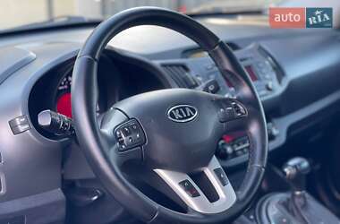 Внедорожник / Кроссовер Kia Sportage 2012 в 
