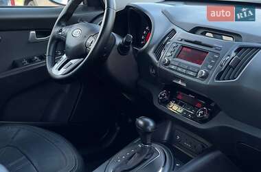 Внедорожник / Кроссовер Kia Sportage 2012 в 