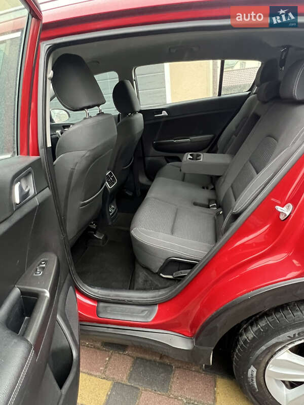 Внедорожник / Кроссовер Kia Sportage 2016 в Львове