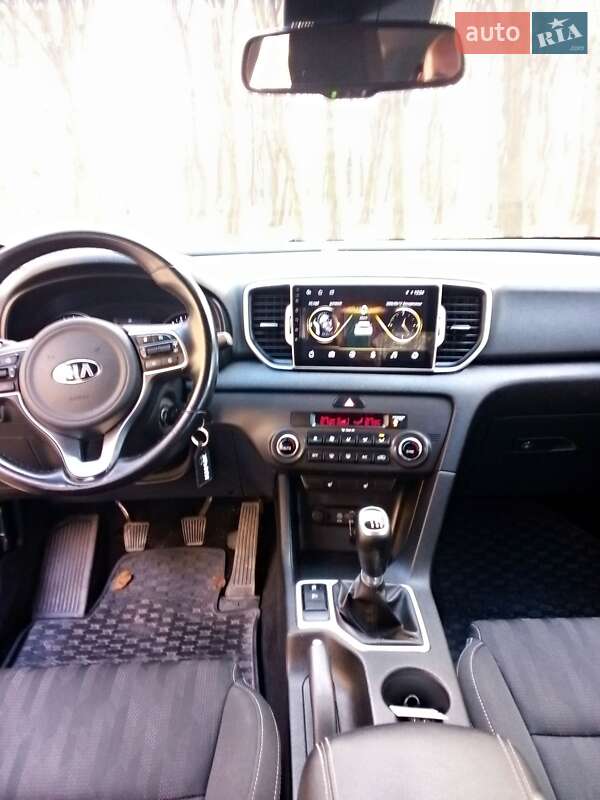 Позашляховик / Кросовер Kia Sportage 2016 в Львові фото 18 Позашляховик / Кросовер Kia Sportage 2016 в Львові