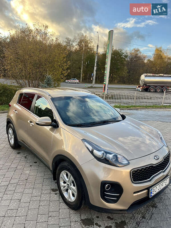 Позашляховик / Кросовер Kia Sportage 2016 в Тернополі фото 12 Позашляховик / Кросовер Kia Sportage 2016 в Тернополі