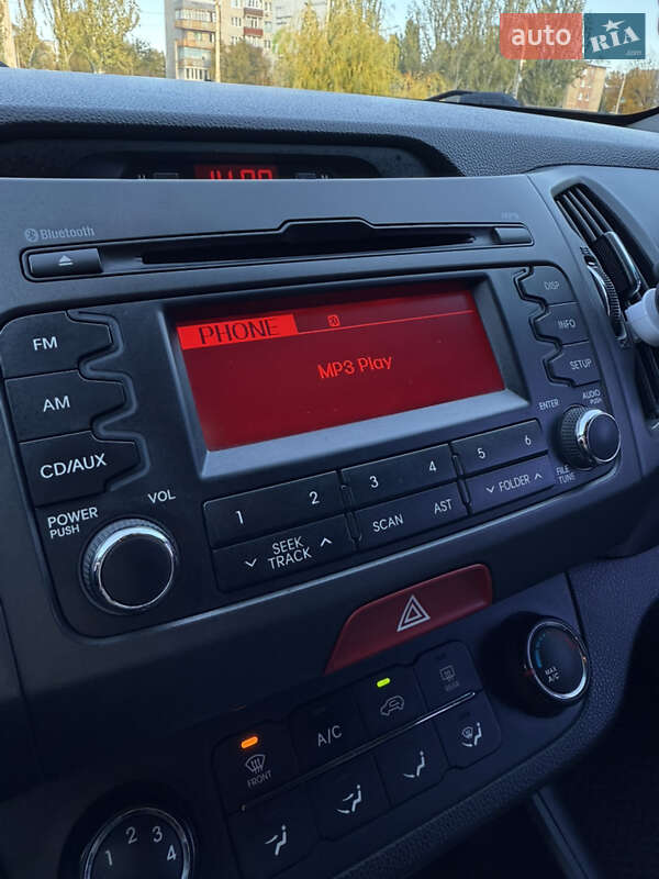 Позашляховик / Кросовер Kia Sportage 2011 в Павлограді