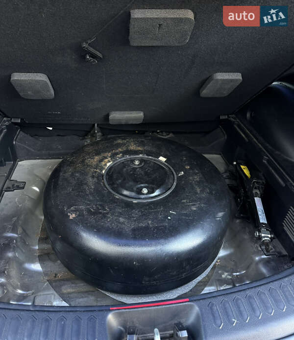 Позашляховик / Кросовер Kia Sportage 2011 в Павлограді