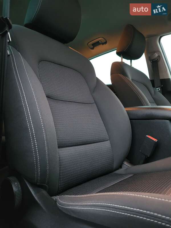 Позашляховик / Кросовер Kia Sportage 2016 в Луцьку