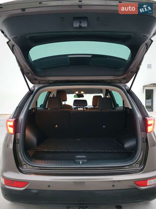 Позашляховик / Кросовер Kia Sportage 2016 в Луцьку