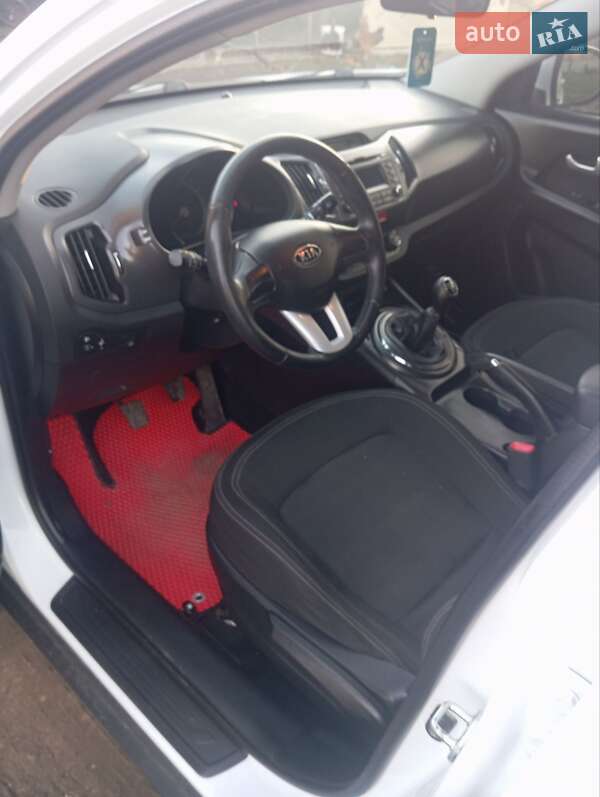 Внедорожник / Кроссовер Kia Sportage 2010 в Рожище