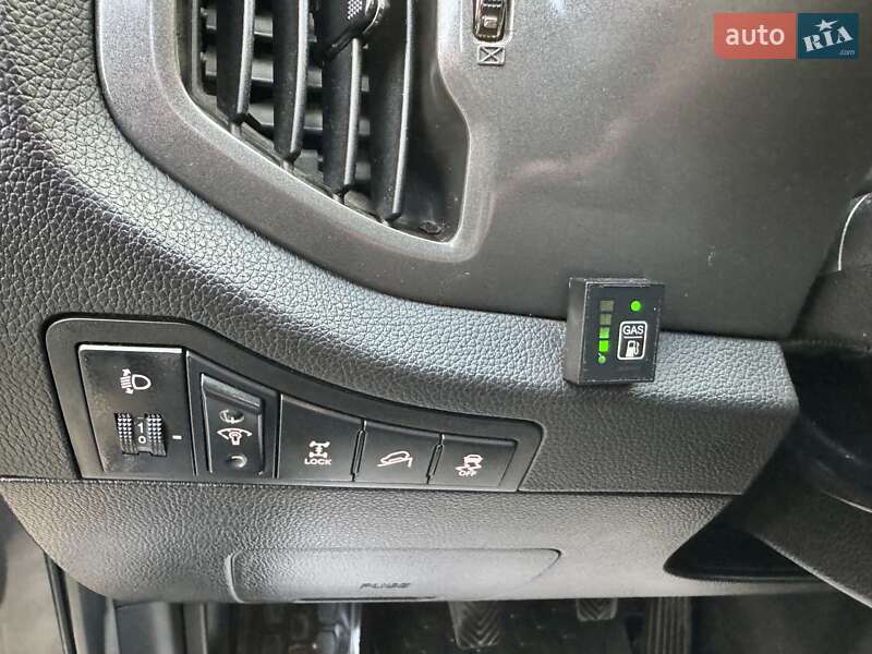 Внедорожник / Кроссовер Kia Sportage 2013 в Киеве