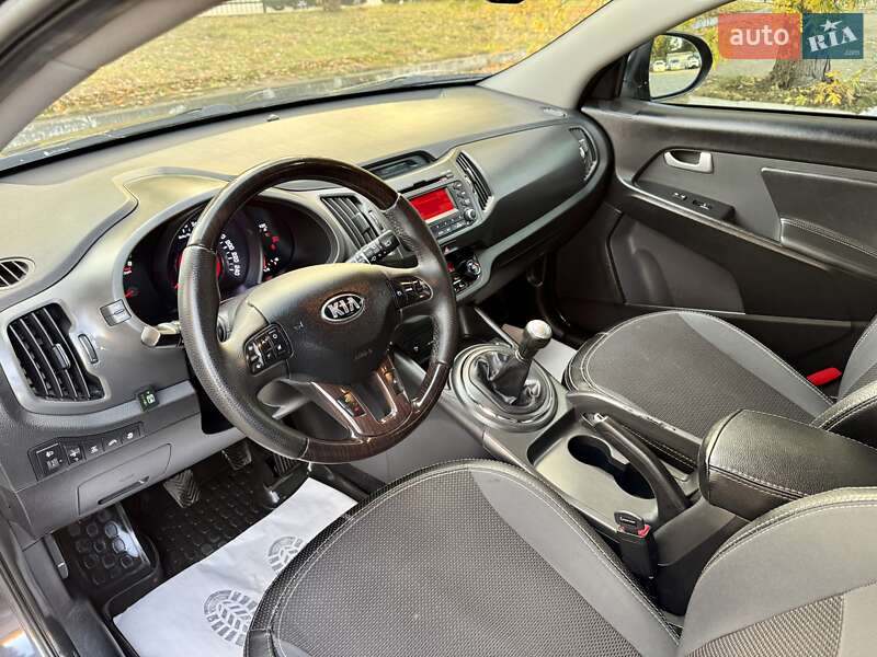 Внедорожник / Кроссовер Kia Sportage 2013 в Киеве
