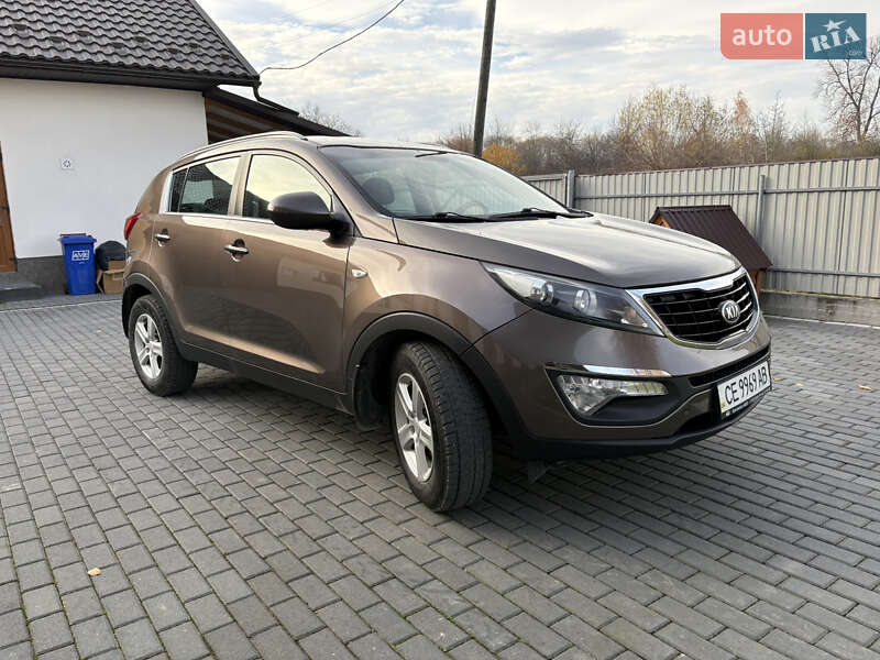 Внедорожник / Кроссовер Kia Sportage 2015 в Черновцах