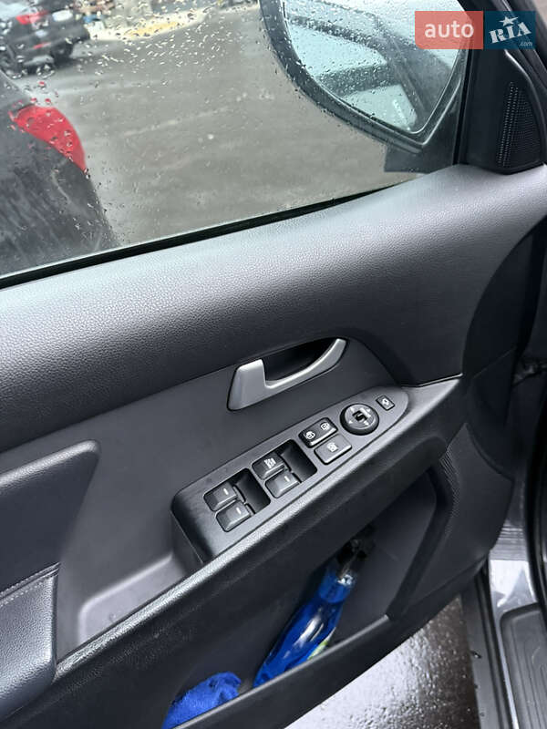 Внедорожник / Кроссовер Kia Sportage 2015 в Киеве