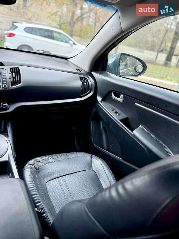 Позашляховик / Кросовер Kia Sportage 2013 в Харкові