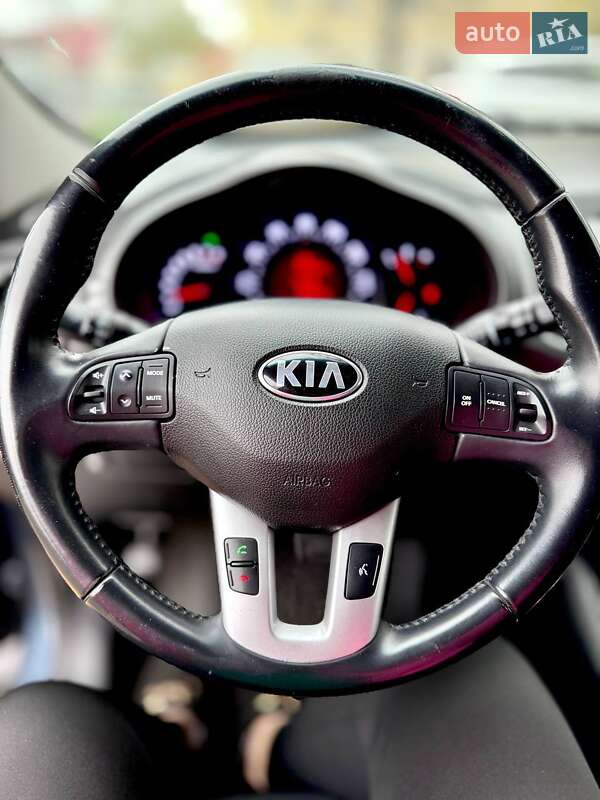 Позашляховик / Кросовер Kia Sportage 2013 в Харкові