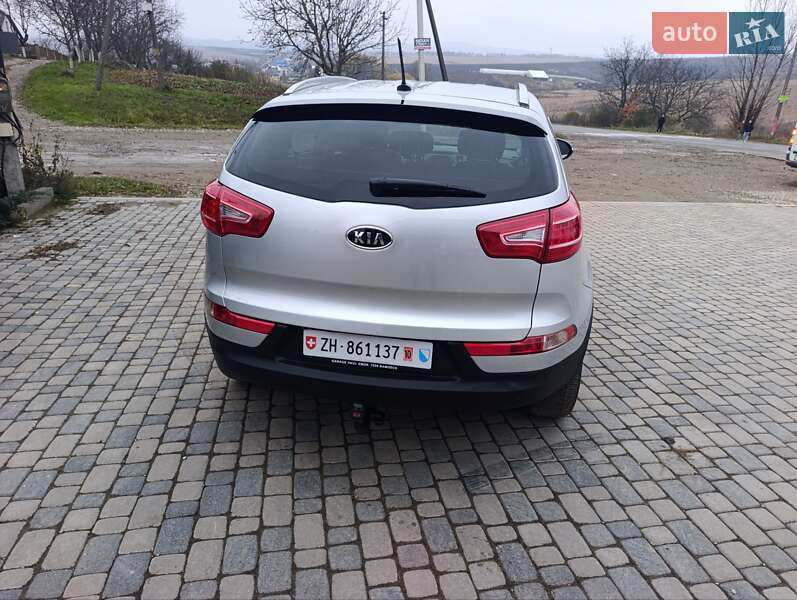 Позашляховик / Кросовер Kia Sportage 2011 в Чернівцях