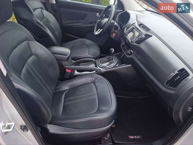 Позашляховик / Кросовер Kia Sportage 2011 в Чернівцях