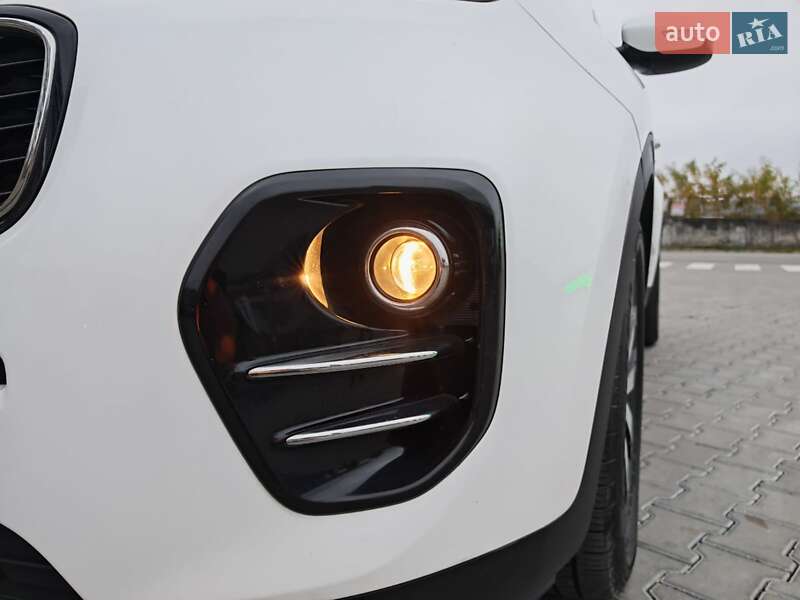 Внедорожник / Кроссовер Kia Sportage 2015 в Могилев-Подольске