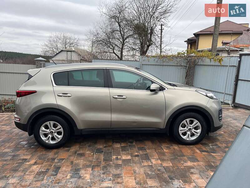 Позашляховик / Кросовер Kia Sportage 2017 в Києві фото 6 Позашляховик / Кросовер Kia Sportage 2017 в Києві