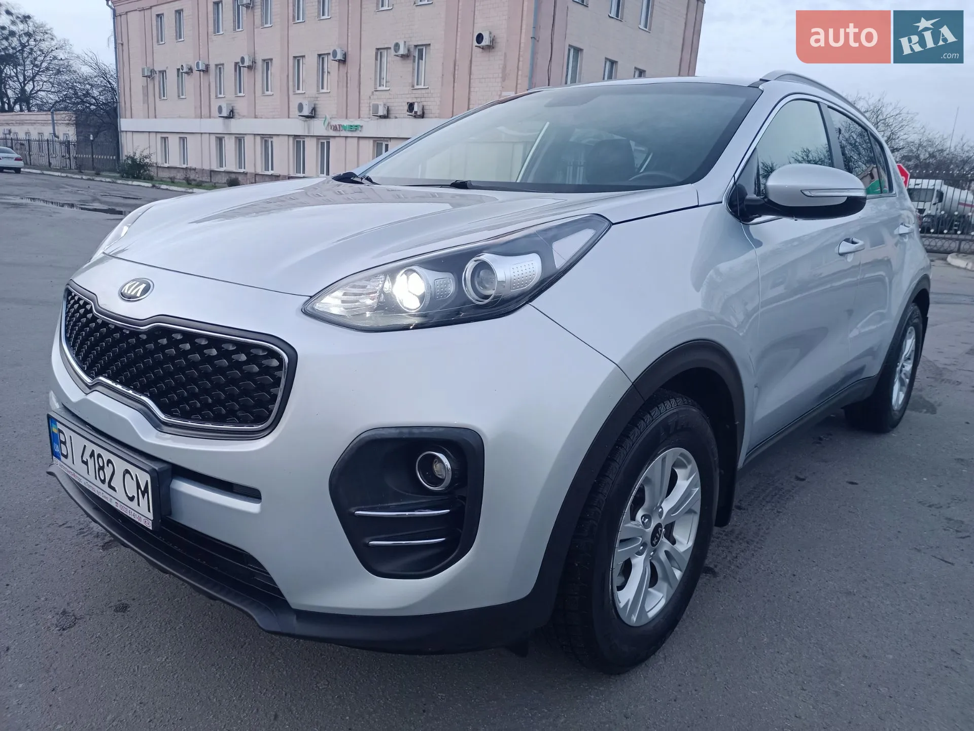Kia Sportage 2017 VIN U5YPG814AHL409383 фото оголошення 12 з 54