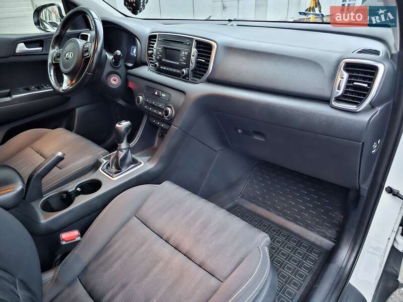 Внедорожник / Кроссовер Kia Sportage 2016 в Одессе