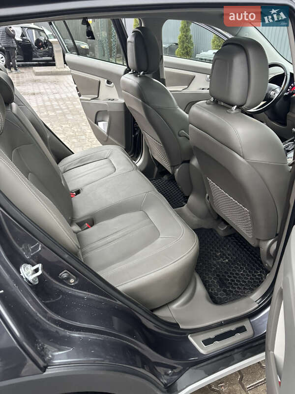 Позашляховик / Кросовер Kia Sportage 2012 в Шептицькому